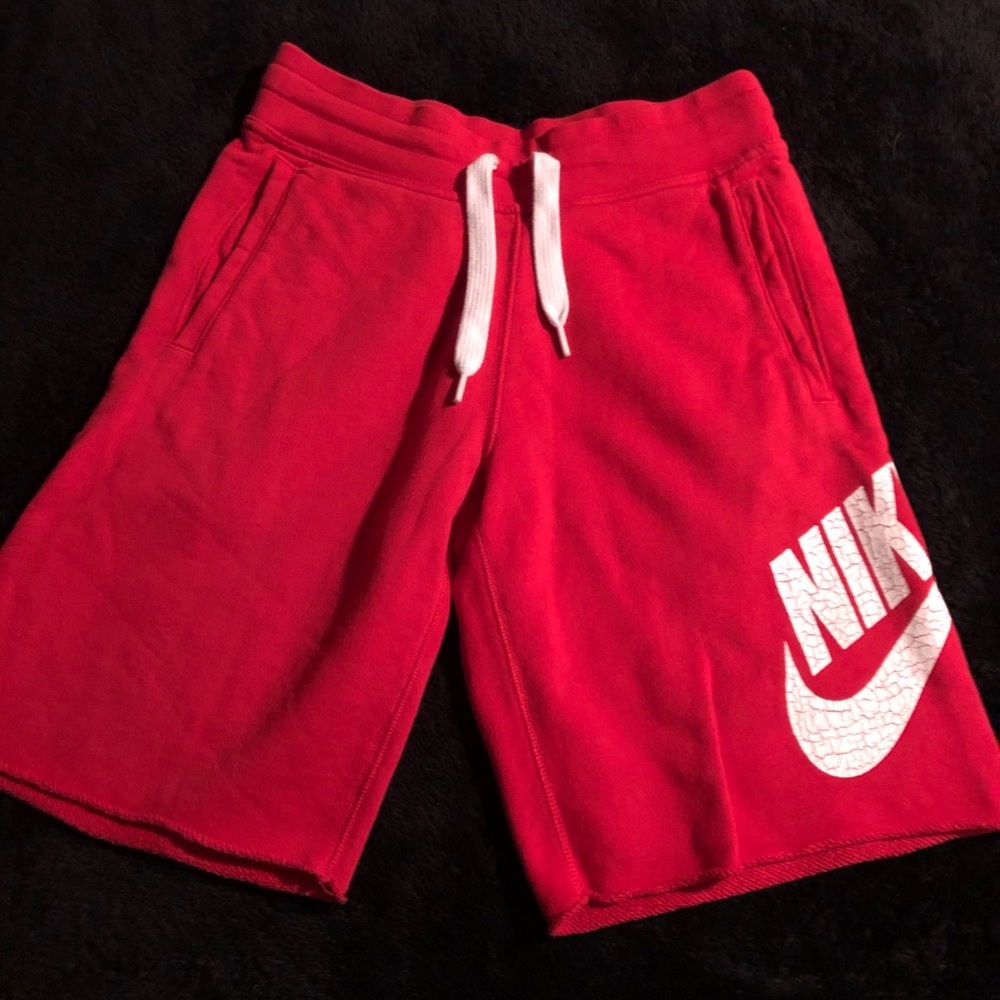 NIKE LOUNGE SHORTS